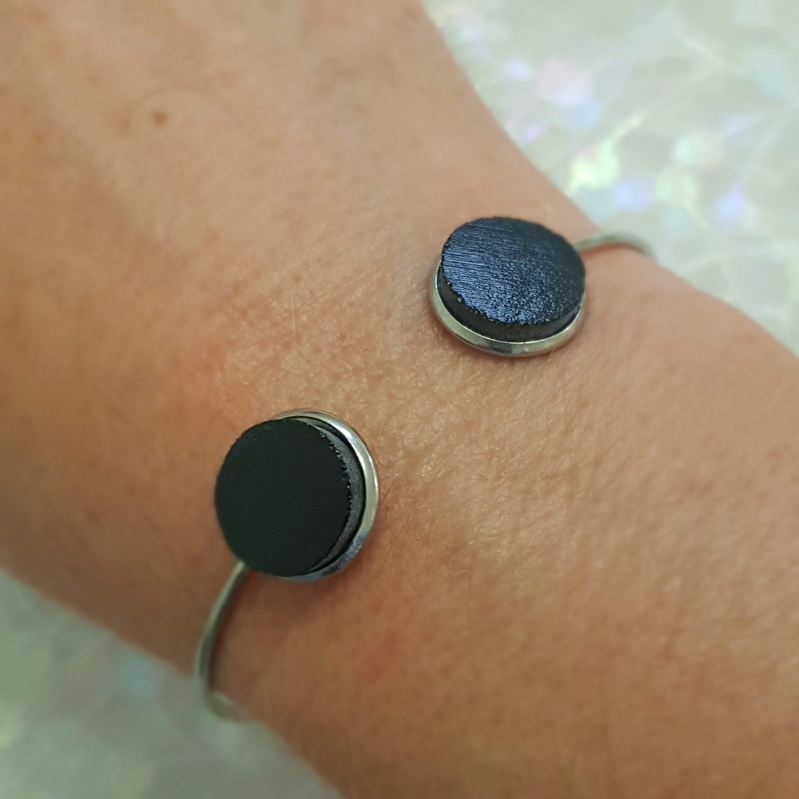 Bangle with Black Glass - Image 2