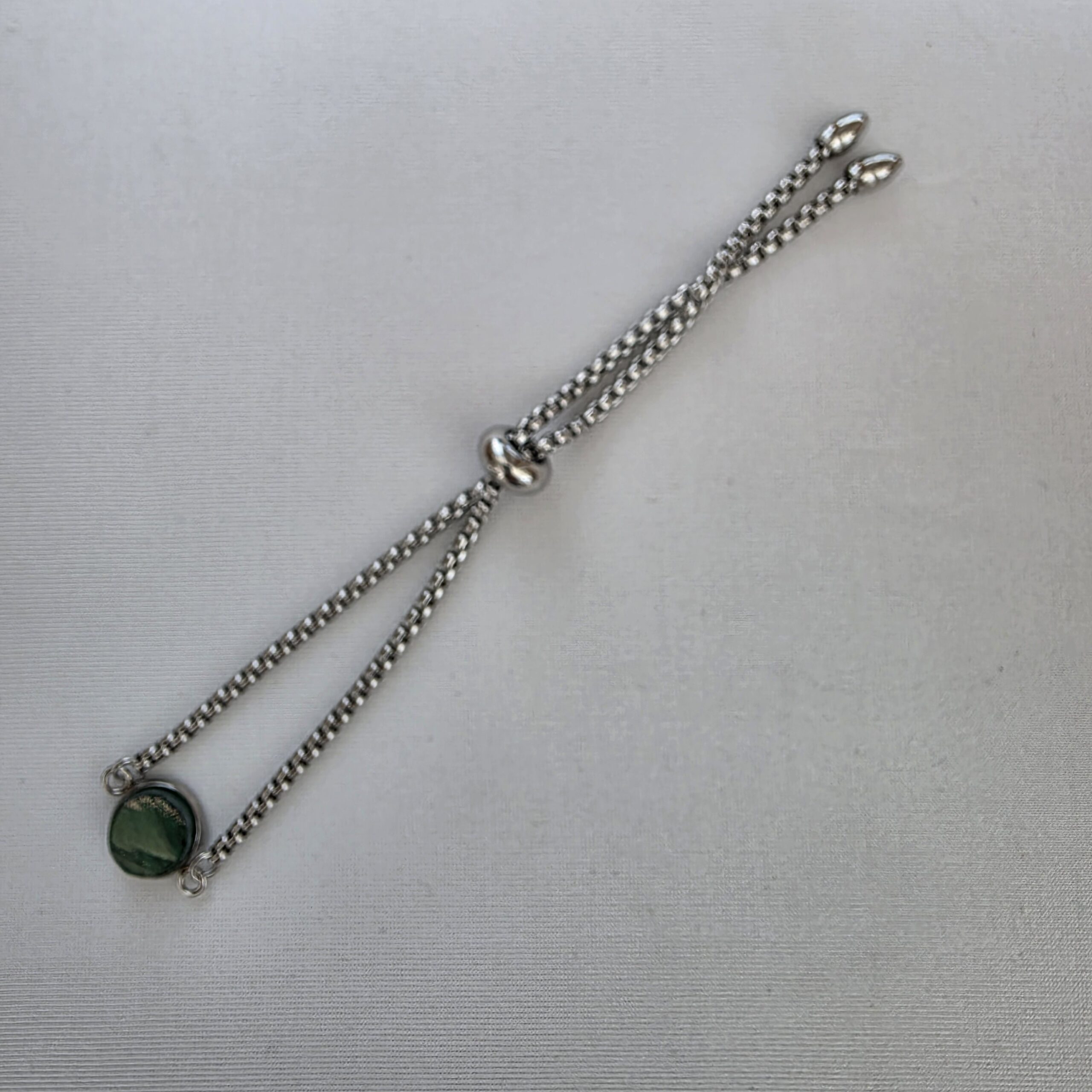 Adjustable Bracelet with Dark Green Metallic Glass - Image 4