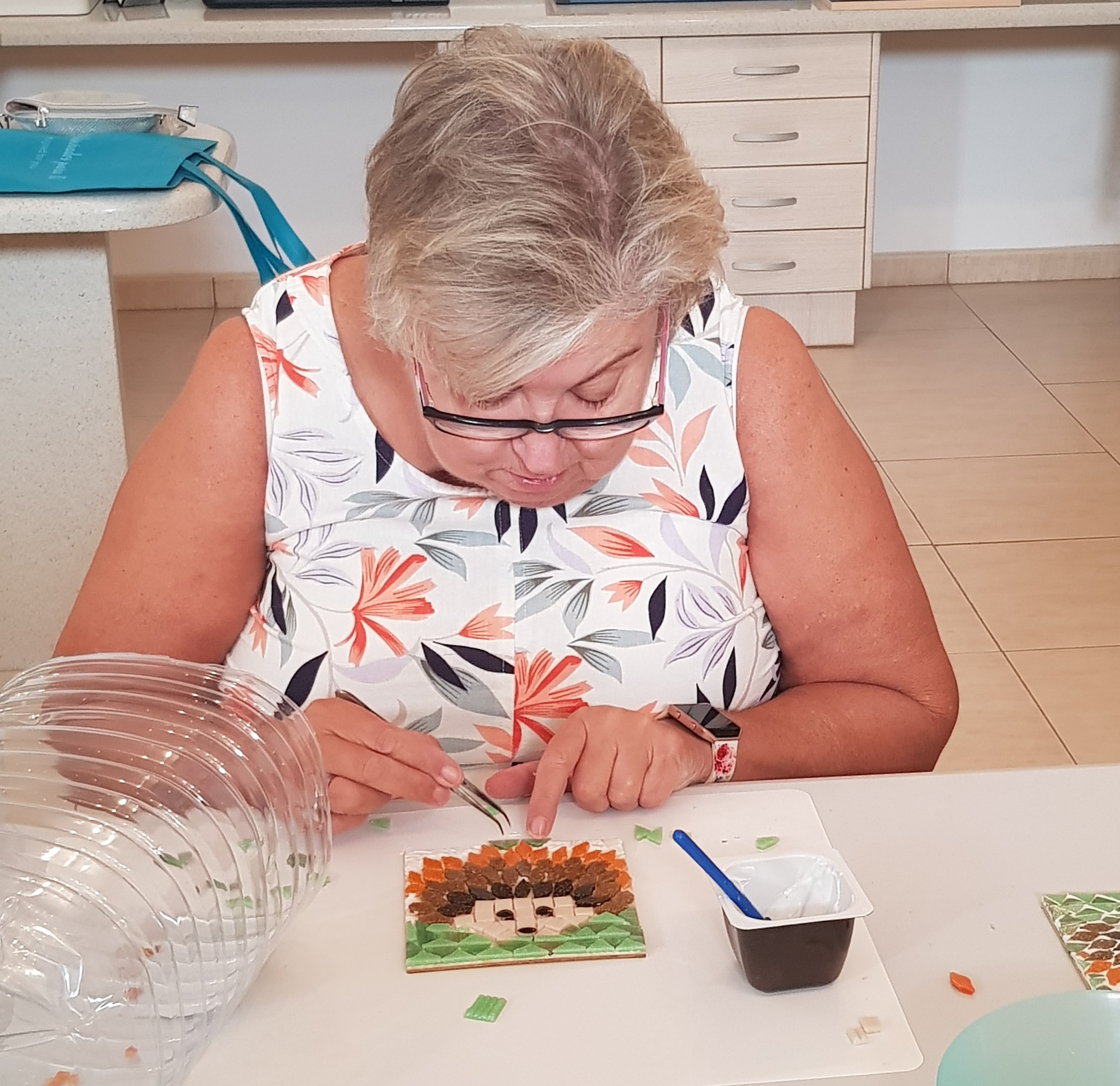 Mosaic workshops bring joy and delight