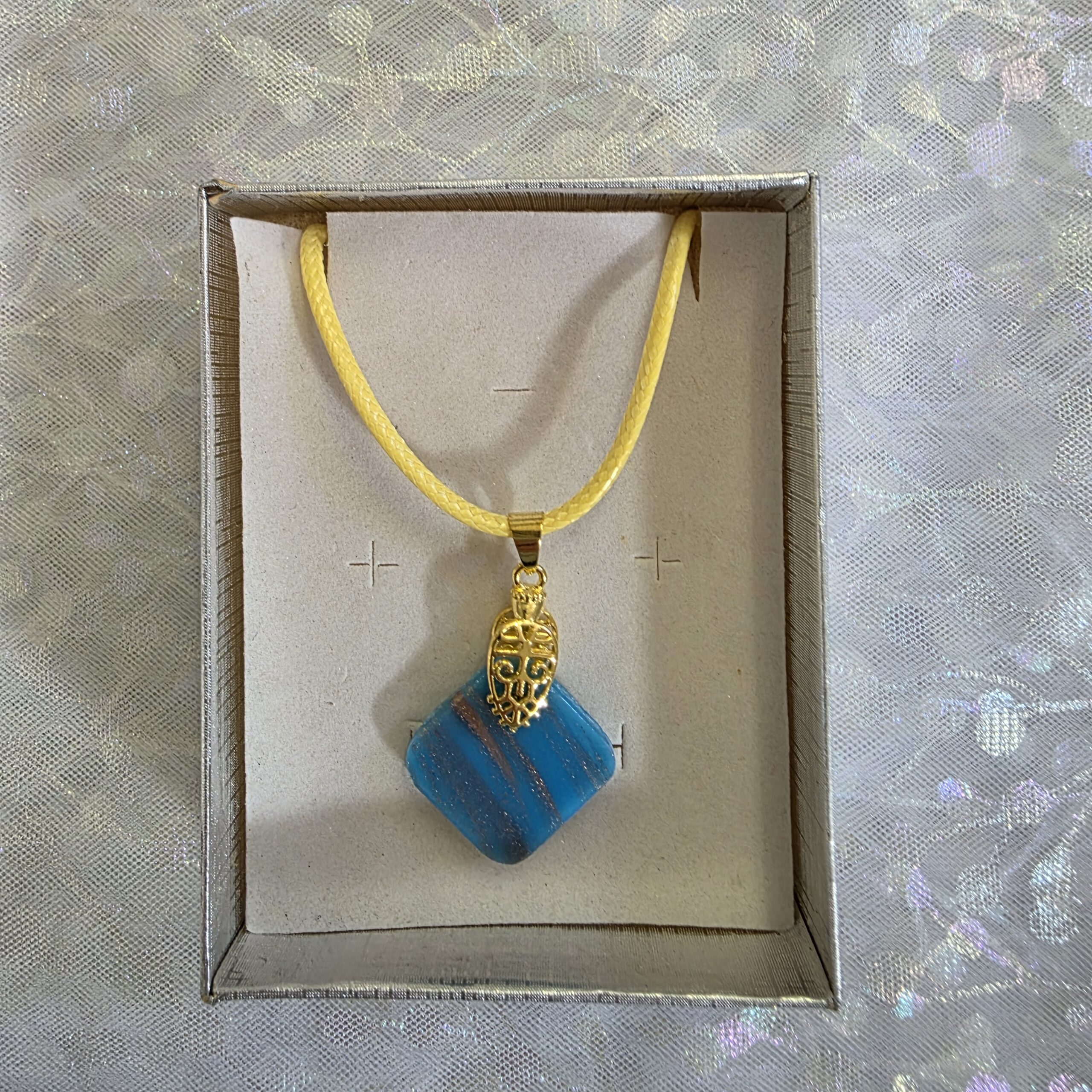 Aitana Cyan Blue Metallic Glass Necklace - Image 4