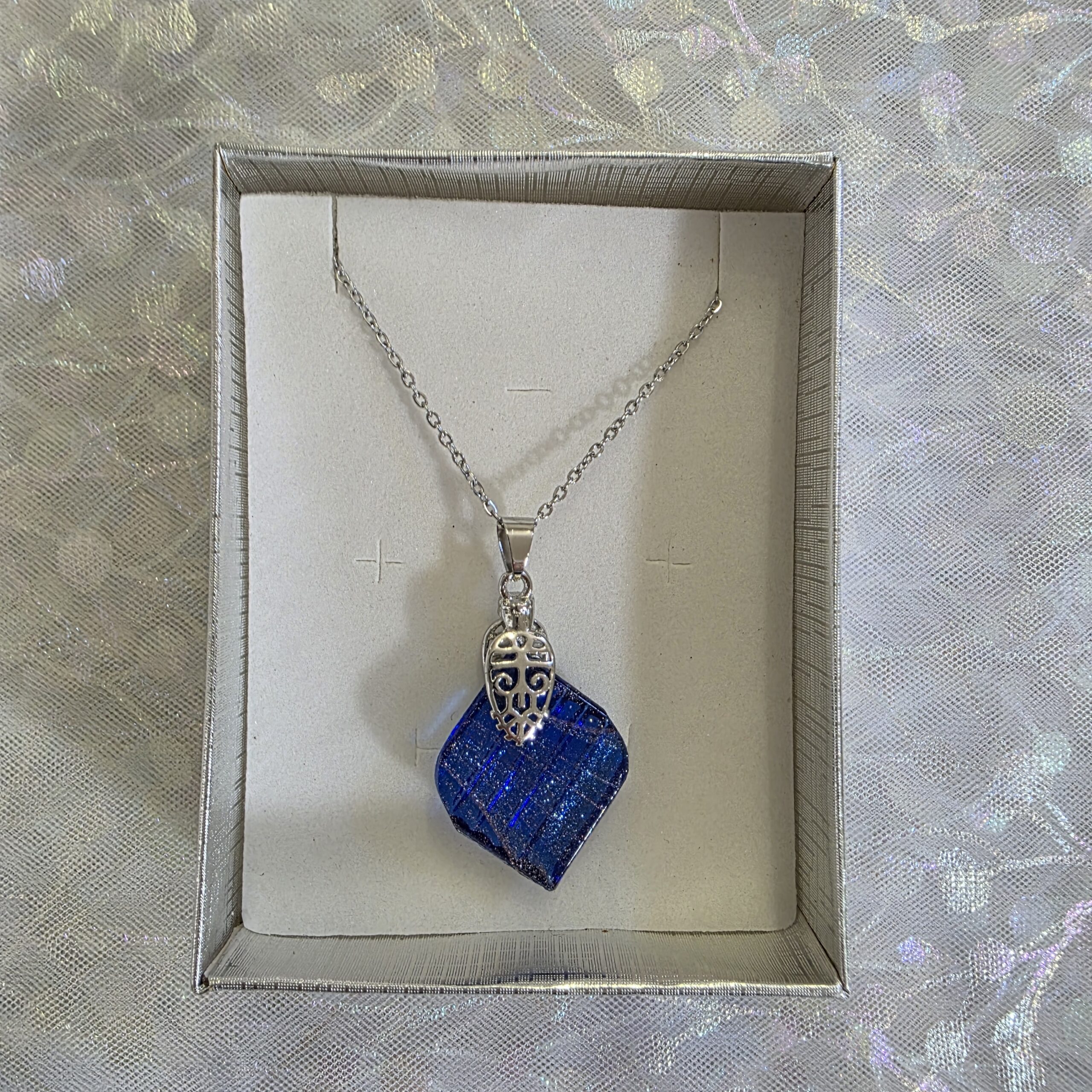 Valerie Navy Metallic Glass Necklace - Image 4